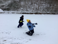 雪遊び (2)