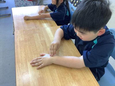 １ねん１くみ_がっかつ_石井　由香里_養護教諭_2