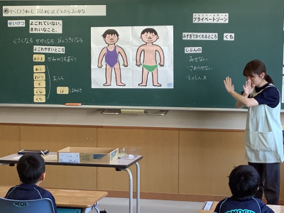 １ねん１くみ_がっかつ_石井　由香里_養護教諭_14